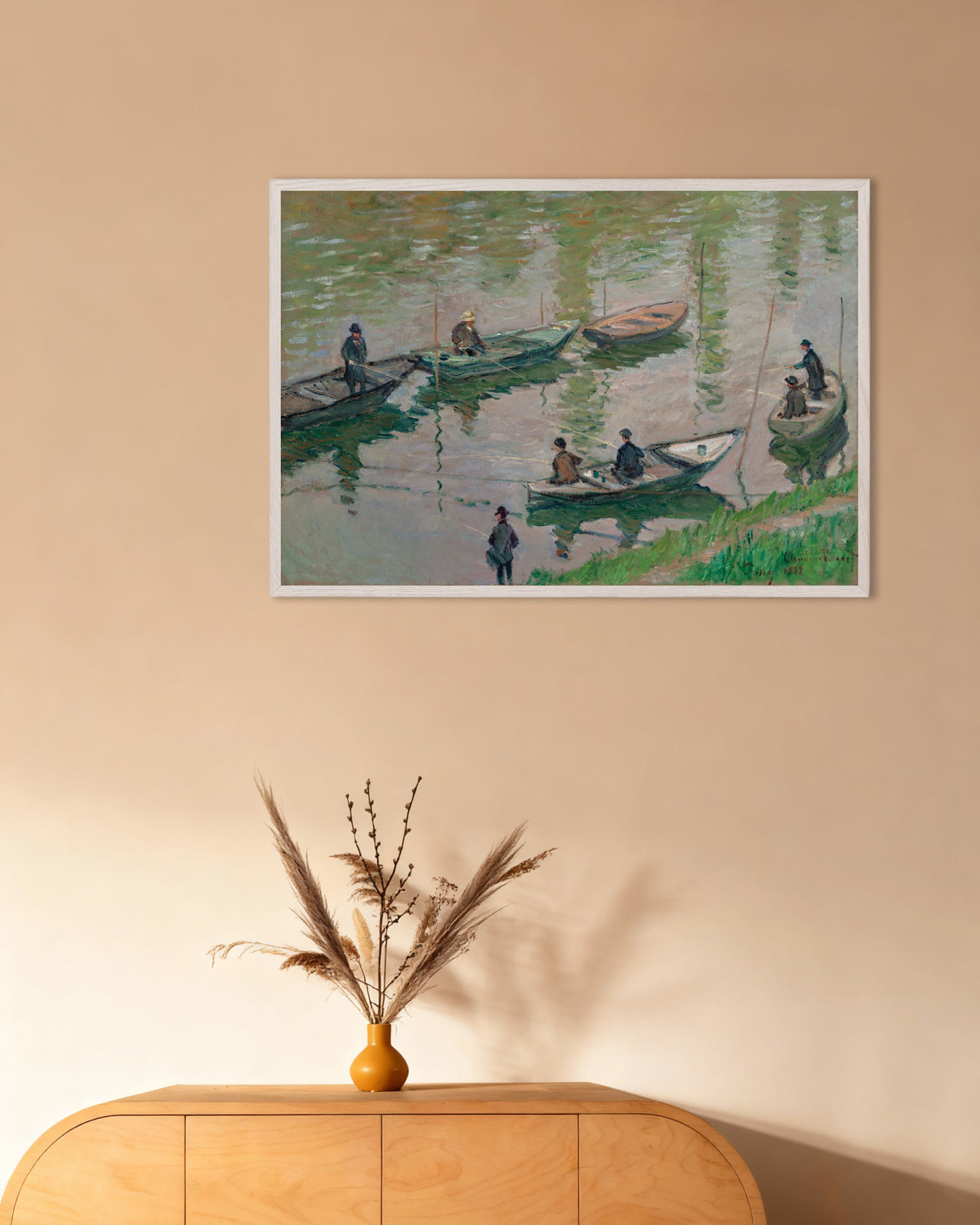 Claude Monet’n Kalastajia Seinellä Poissyssa (1882) -juliste valkoisessa puukehyksessä