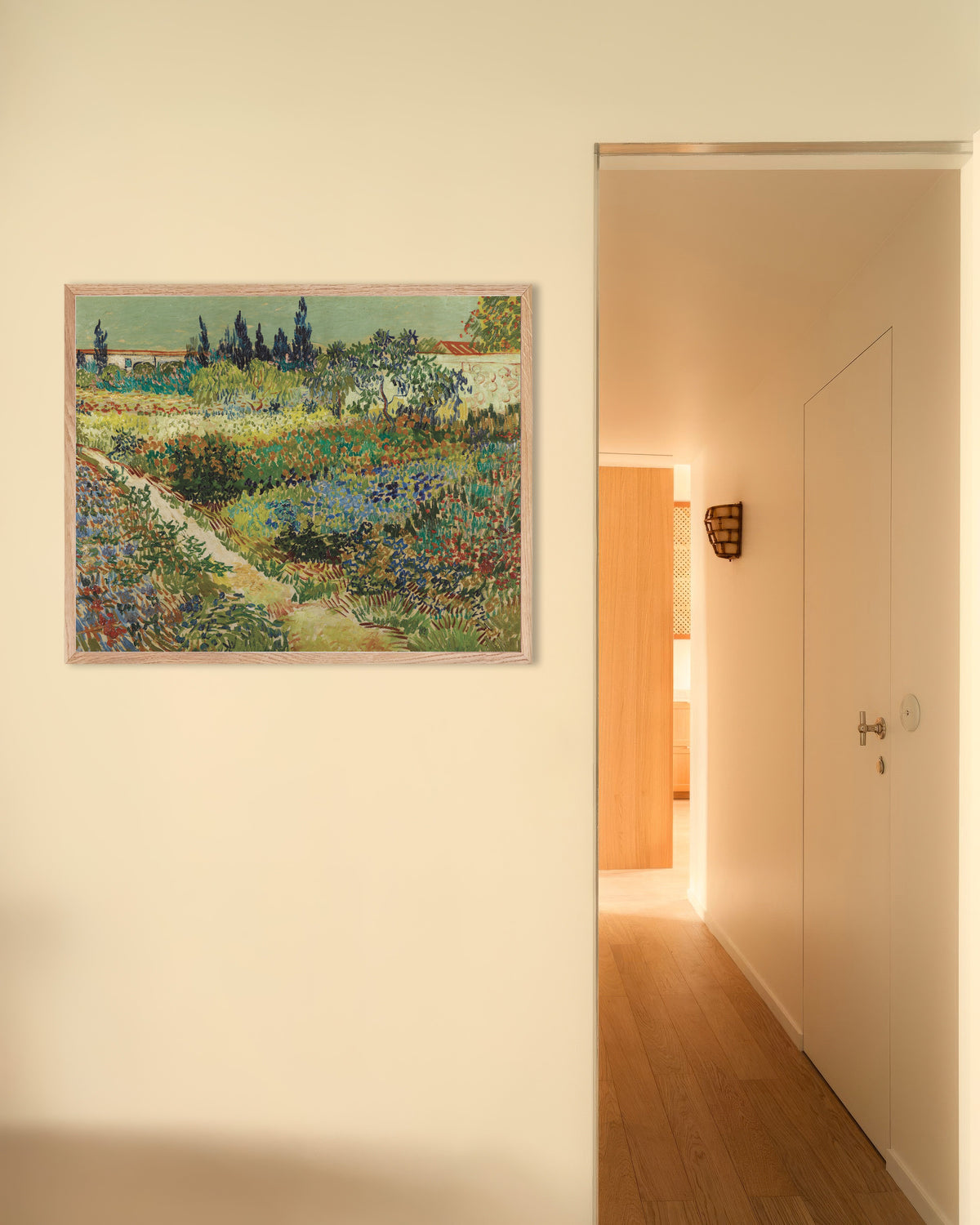 Juliste teoksesta Arlesin puutarha (1888), Vincent van Gogh, luonnonvärisissä puukehyksissä