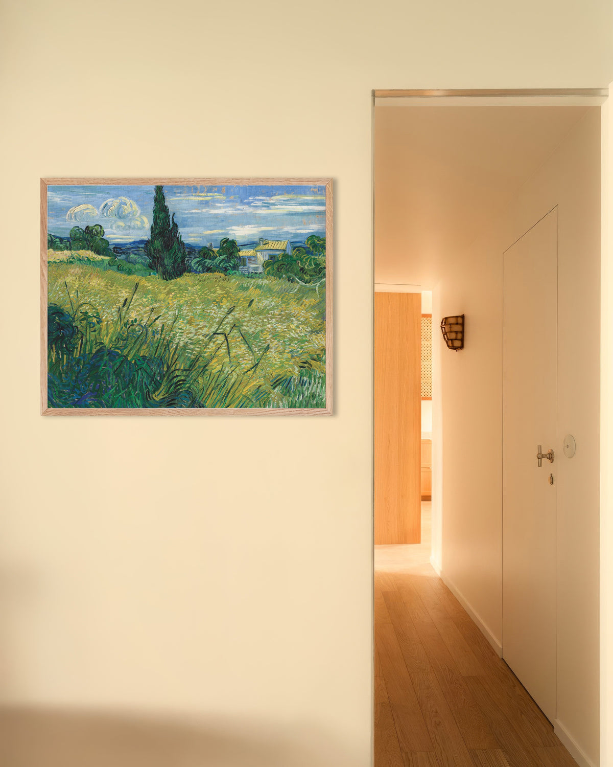 Juliste teoksesta Vihreä vehnäpelto ja sypressi (1889), Vincent van Gogh, luonnonvärisellä puukehyksellä