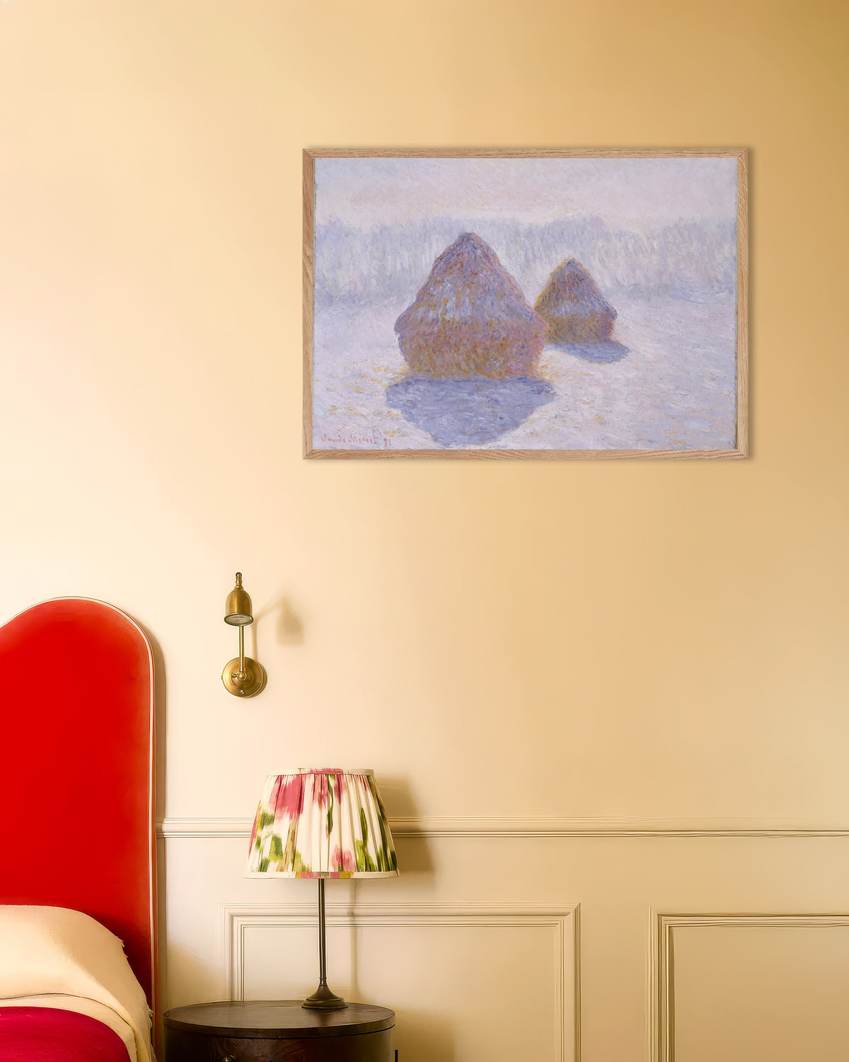 Claude Monet’n Viljasuovat, lumi ja aurinko (1891) -juliste luonnonvärisessä puukehyksessä