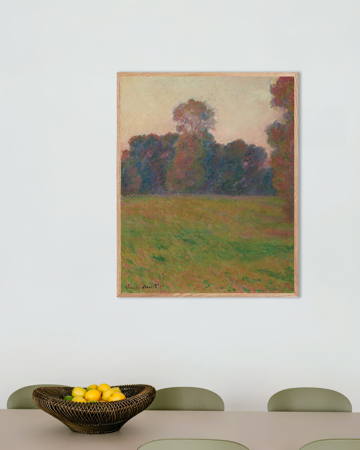 Claude Monet’n Niitty Givernyssä (1886) -juliste luonnonvärisessä puukehyksessä