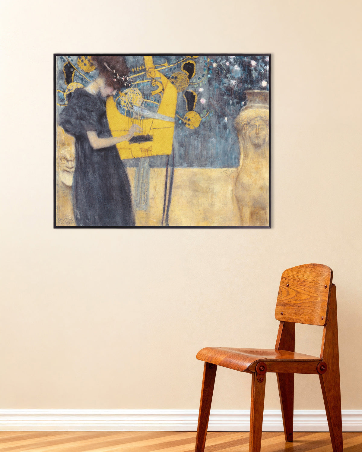 Gustav Klimtin Musiikki I (1895) -juliste metallikehyksessä