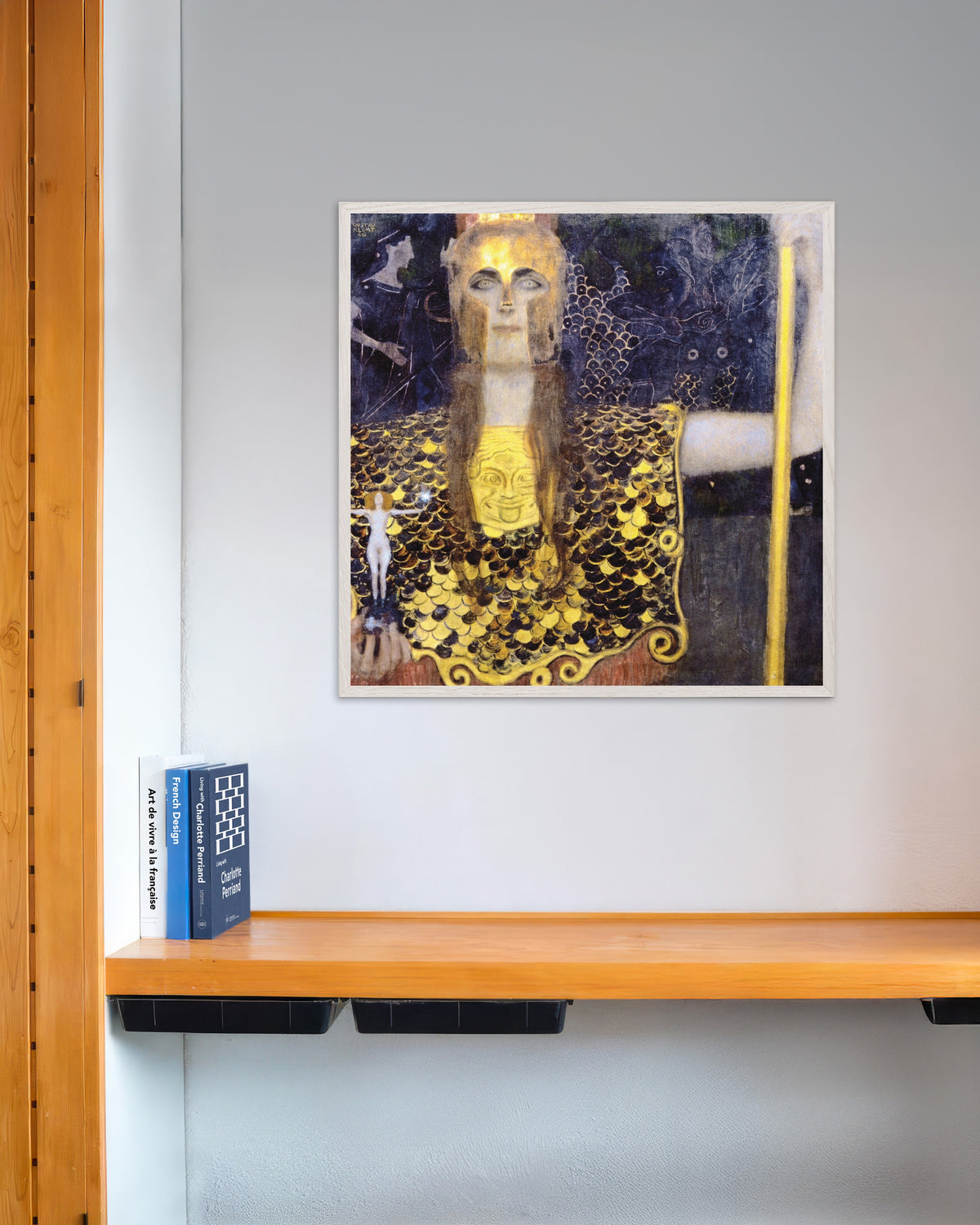 Juliste Pallas Athene (1898), Gustav Klimtin teos, valkoisissa puukehyksissä