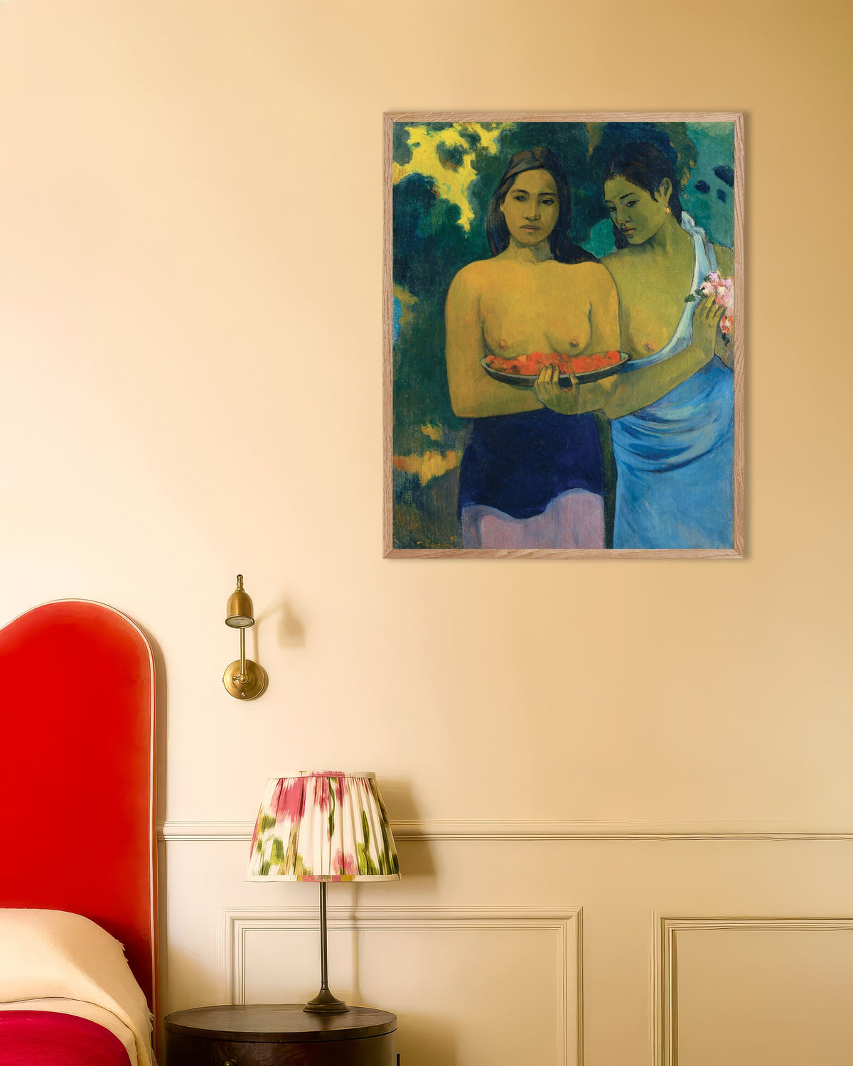 Juliste teoksesta Paul Gauguin, Kaksi tahitilaista naista, luonnonvärisissä puukehyksissä