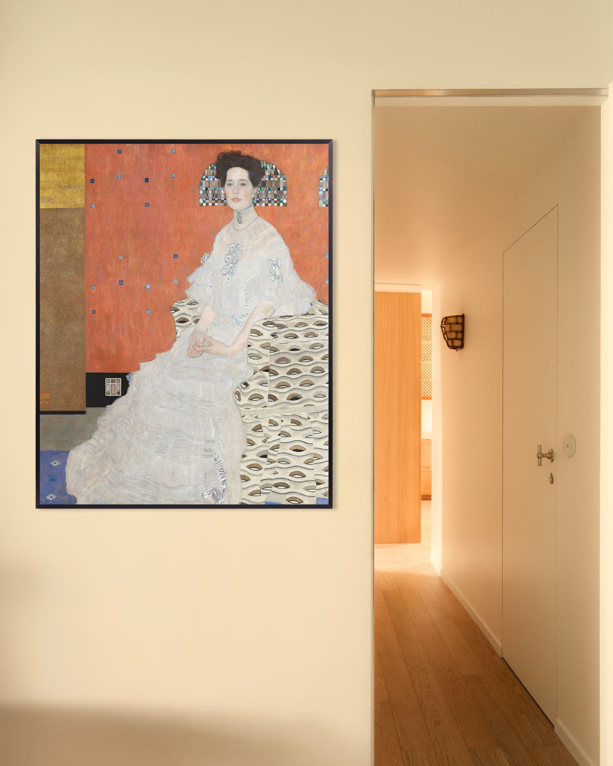 Gustav Klimtin Fritza Riedlerin muotokuva (1906) -juliste metallikehyksessä
