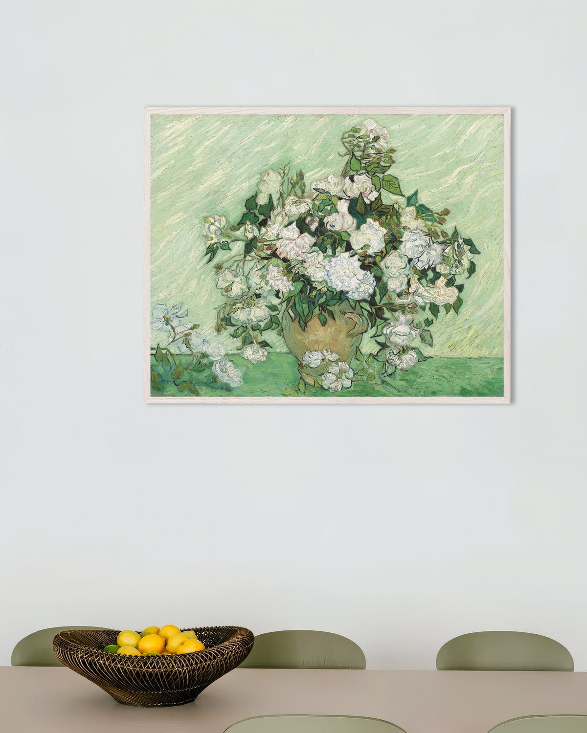 Juliste teoksesta Ruusut (1890), Vincent van Gogh, valkoisilla puukehyksillä