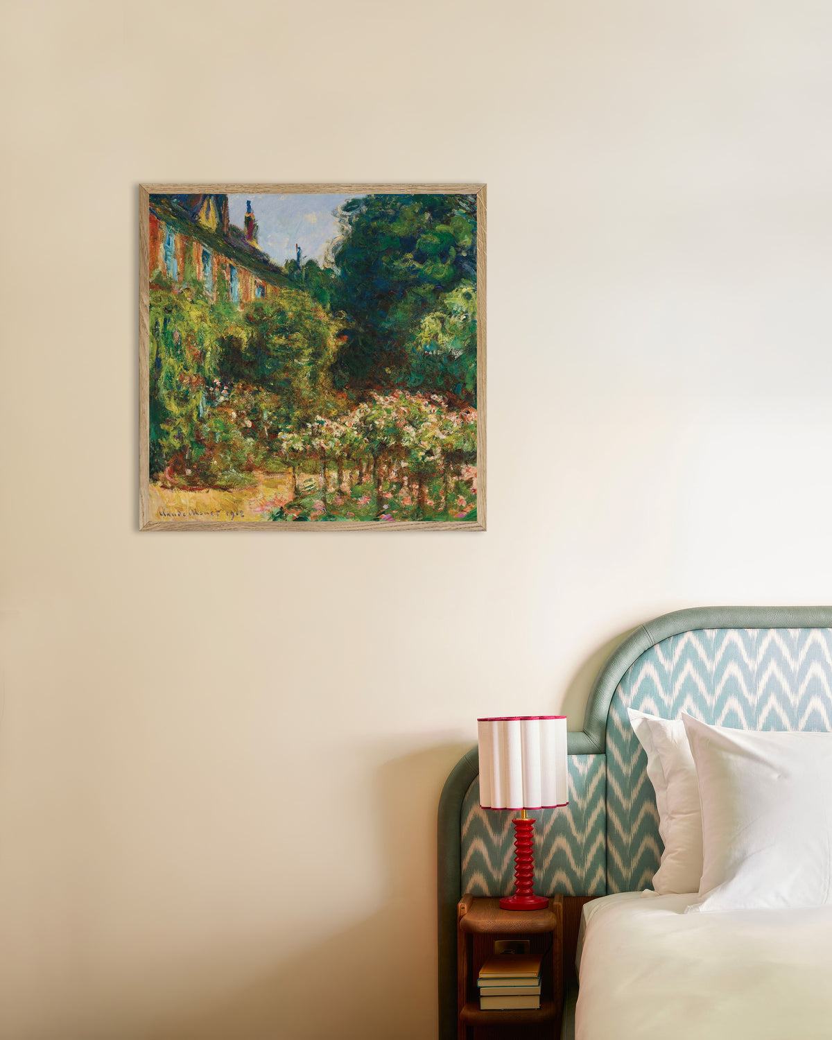 Claude Monet’n Taiteilijan talo Givernyssä (1912) -juliste luonnonvärisessä puukehyksessä