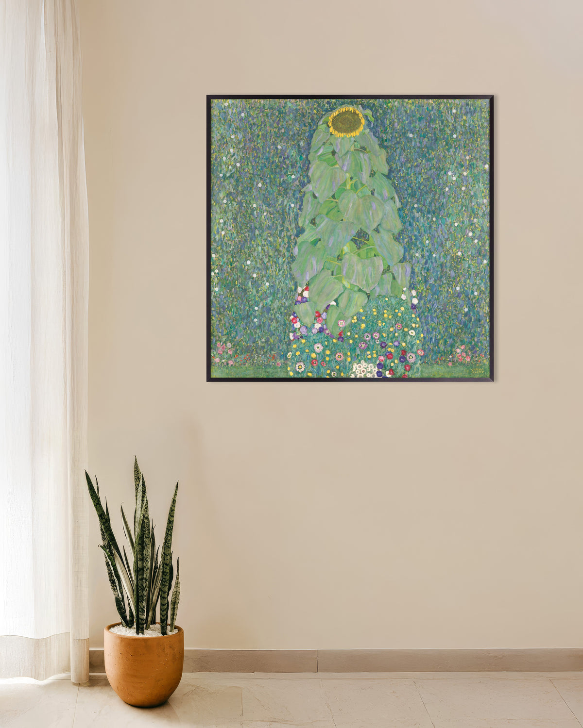 Gustav Klimtin Auringonkukka (1907–1908) -juliste metallikehyksessä