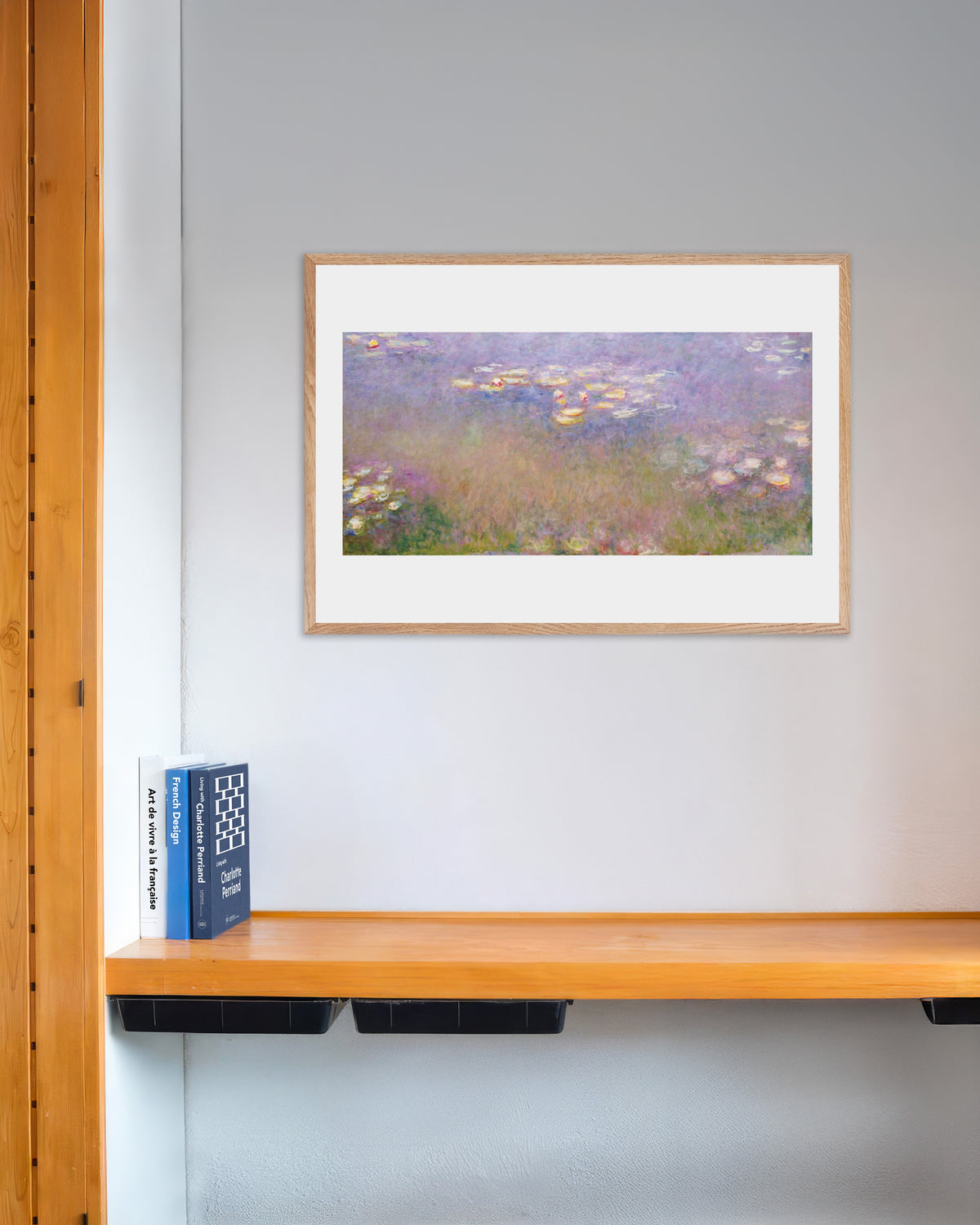 Claude Monet’n Lumpeet (n. 1915–1926) -juliste luonnonvärisessä puukehyksessä