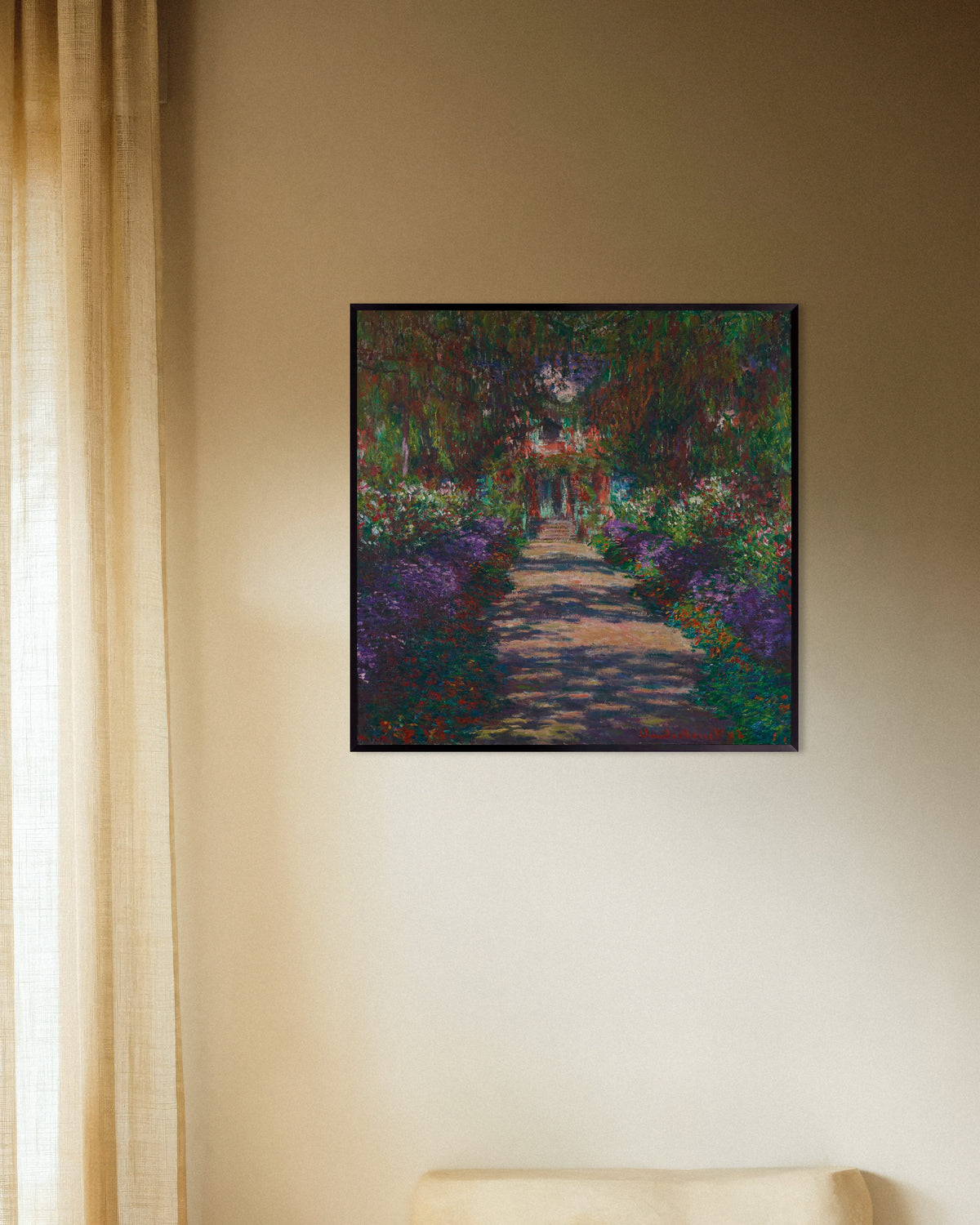 Claude Monet’n Kuja Monet’n puutarhassa Givernyssä (1902) -juliste metallikehyksessä