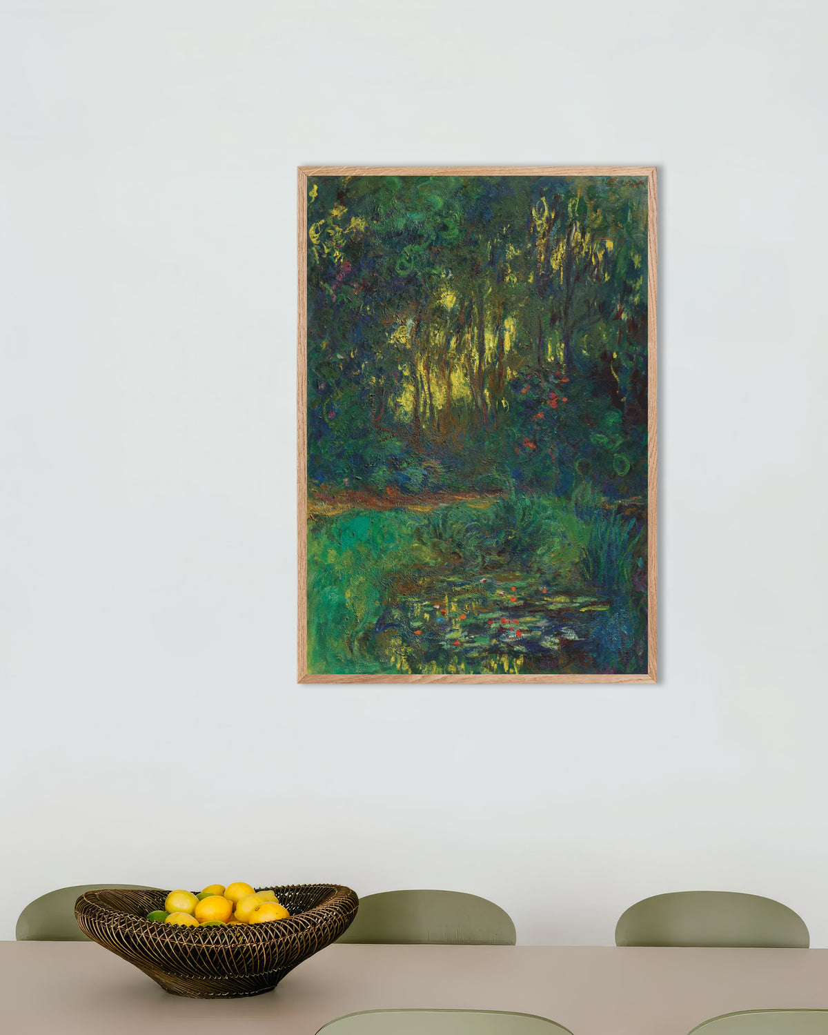 Claude Monet’n Lumpelammen nurkka (1918–1919) -juliste luonnonvärisessä puukehyksessä