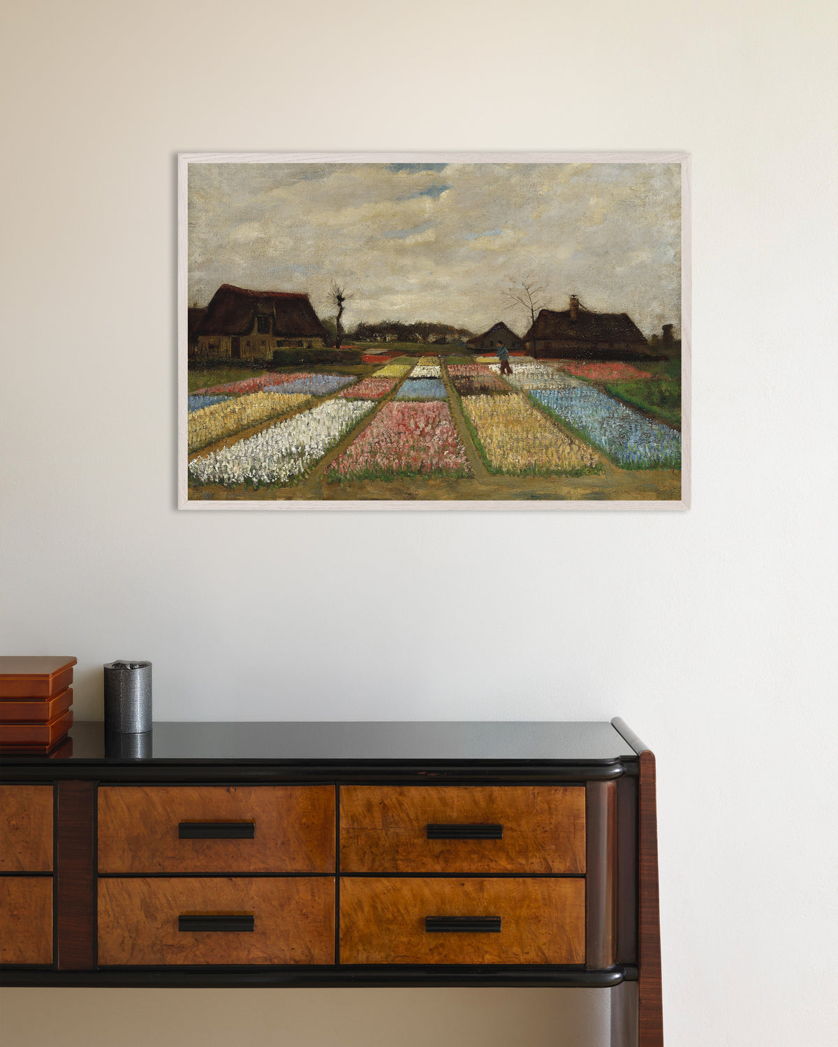 Juliste teoksesta Kukkapenkit Hollannissa (noin 1883), Vincent van Gogh, valkoisissa puukehyksissä