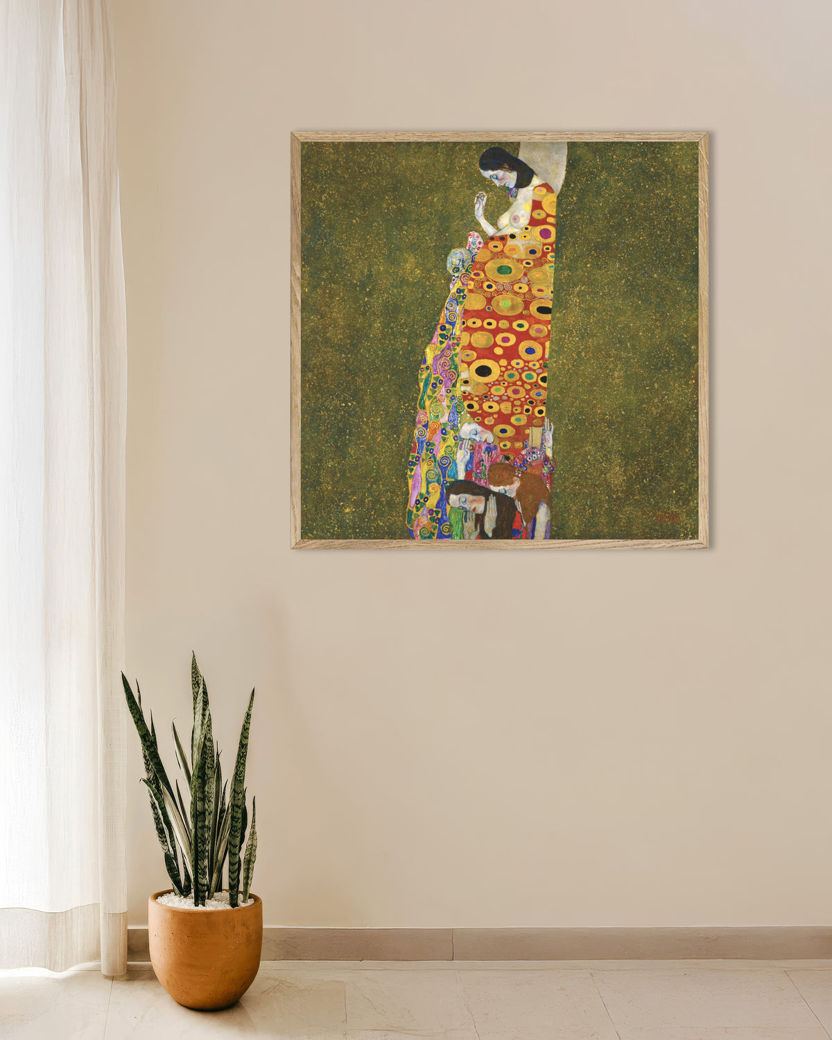 Gustav Klimtin Toivo II (1907–1908) -juliste luonnonvärisessä puukehyksessä