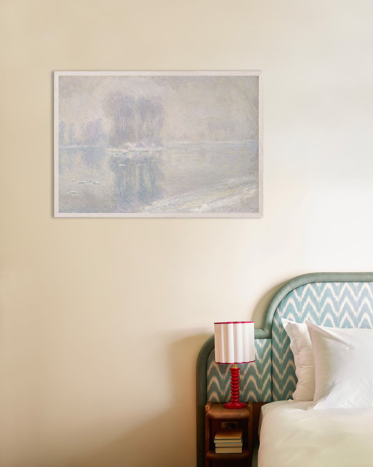 Claude Monet’n Jäälauttoja (1893) -juliste valkoisessa puukehyksessä