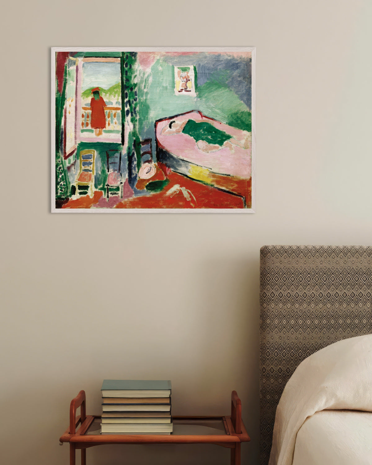 Juliste teoksesta Sisätila Colliouressa (1905), Henri Matisse, valkoisissa puukehyksissä