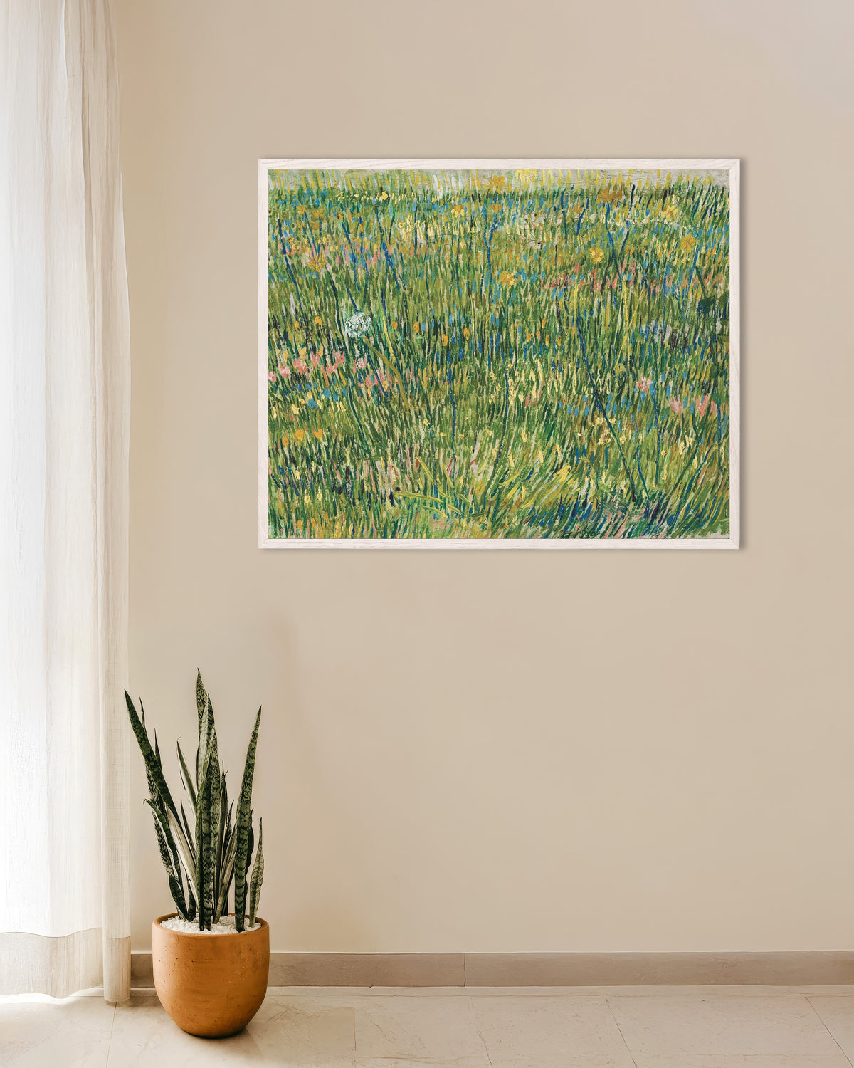 Juliste teoksesta Vincent van Goghin Ruohotilkku (1887), valkoisilla puukehyksillä