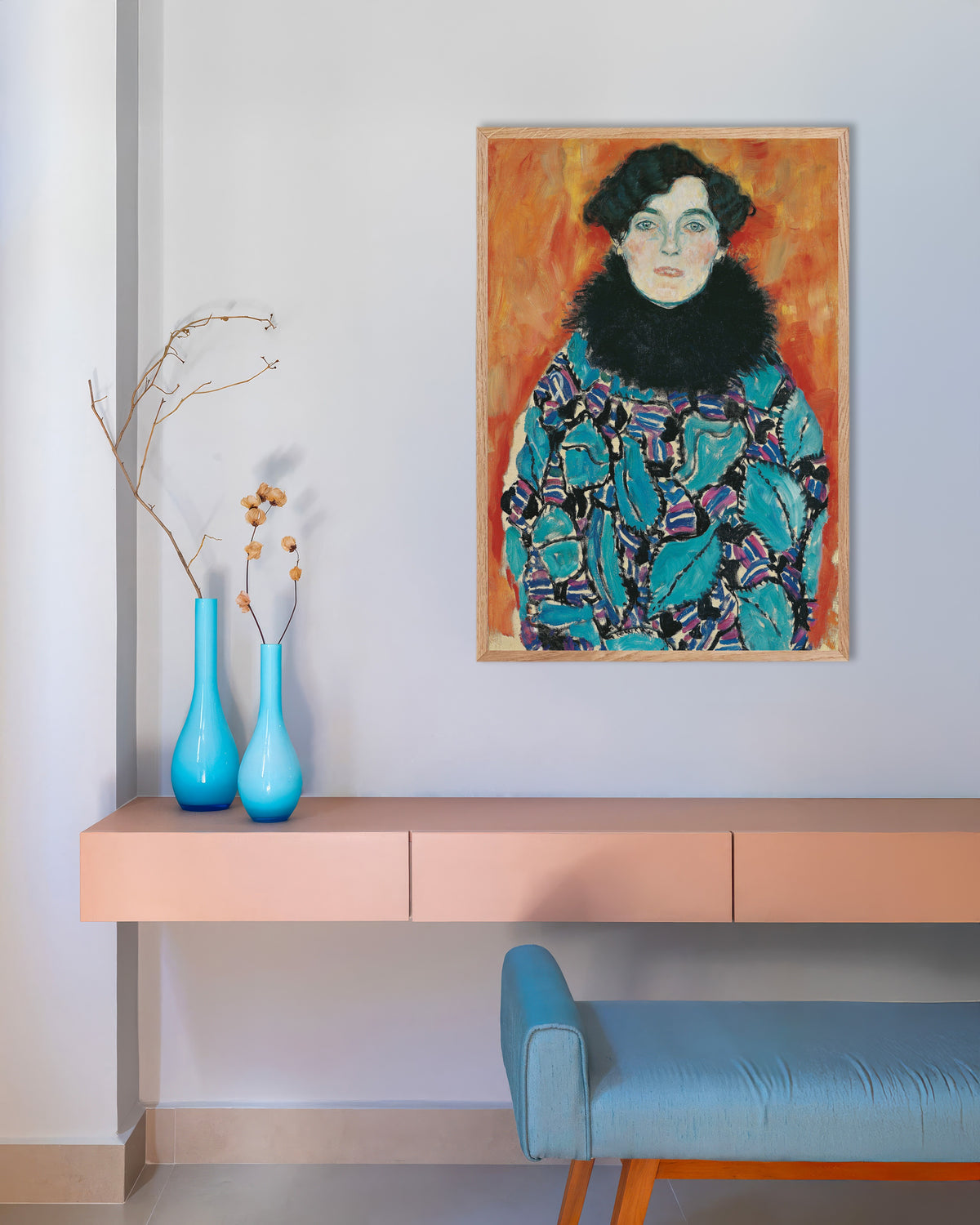 Gustav Klimtin Johanna Stauden muotokuva (1917) -juliste luonnonvärisessä puukehyksessä