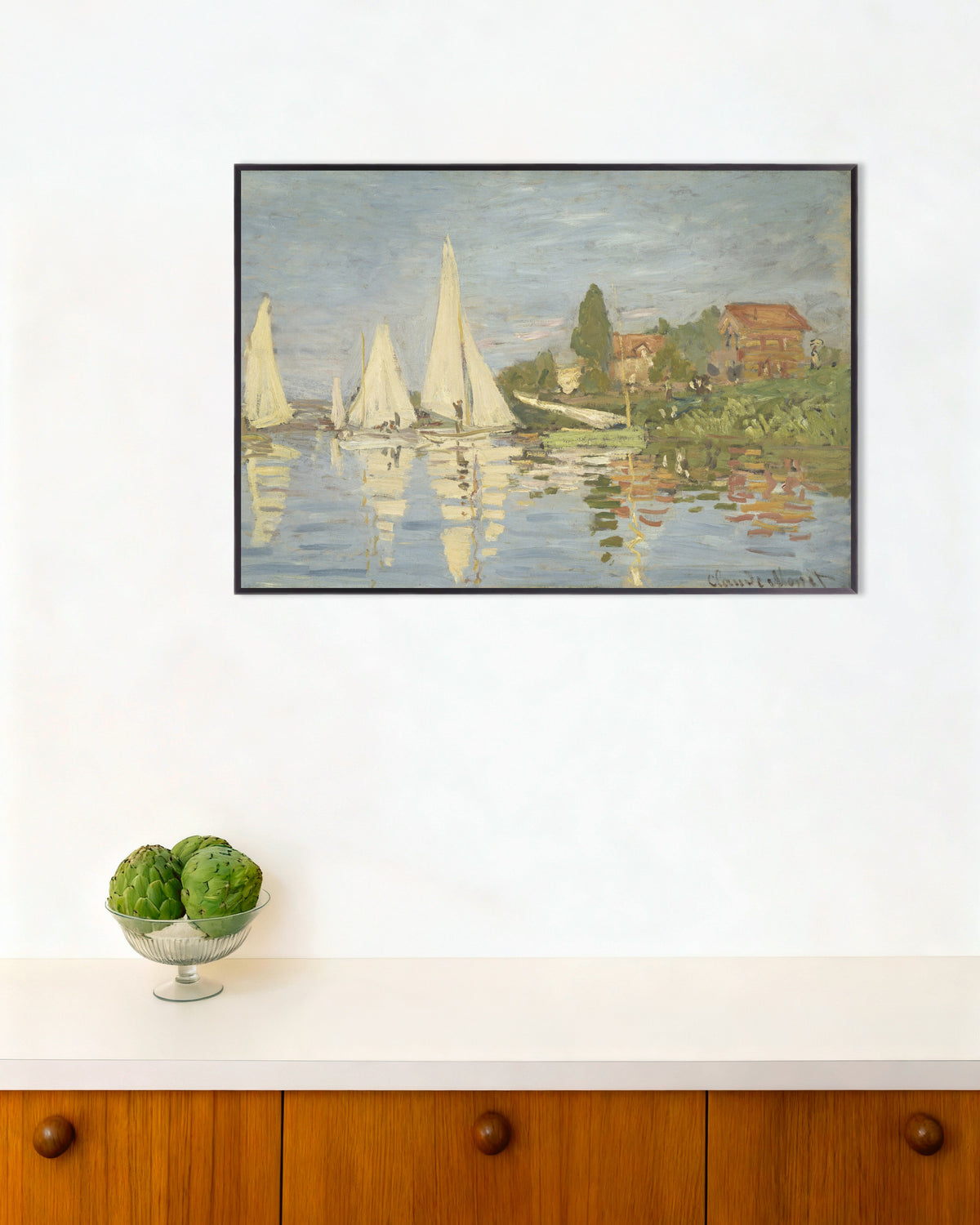 Claude Monet’n Regatta Argenteuilissa (n. 1872) -juliste metallikehyksessä