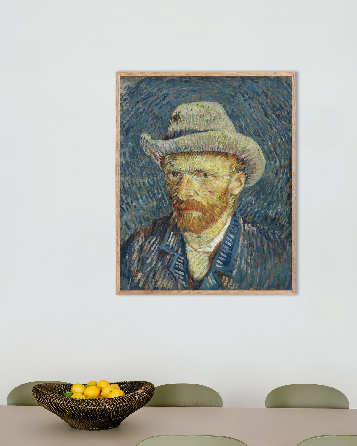 Juliste teoksesta Vincent van Goghin omakuva harmaassa huopahatussa (1887), luonnonvärisillä puukehyksillä