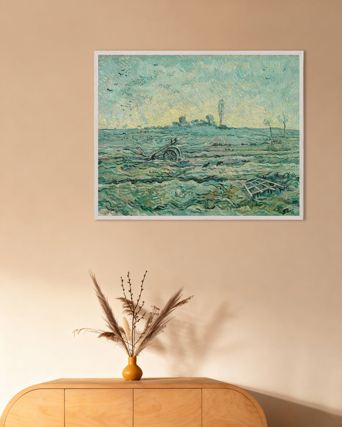 Juliste teoksesta Lumen peittämä pelto äkeen kanssa, Jean-François Millet’n mukaan (1890), Vincent van Gogh, valkoisissa puukehyksissä