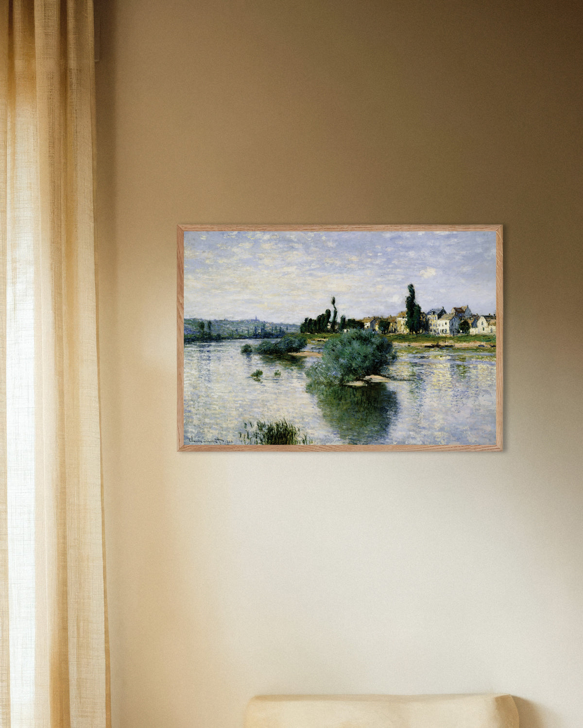 Claude Monet’n Seine Lavacourtissa (1880) -juliste luonnonvärisessä puukehyksessä