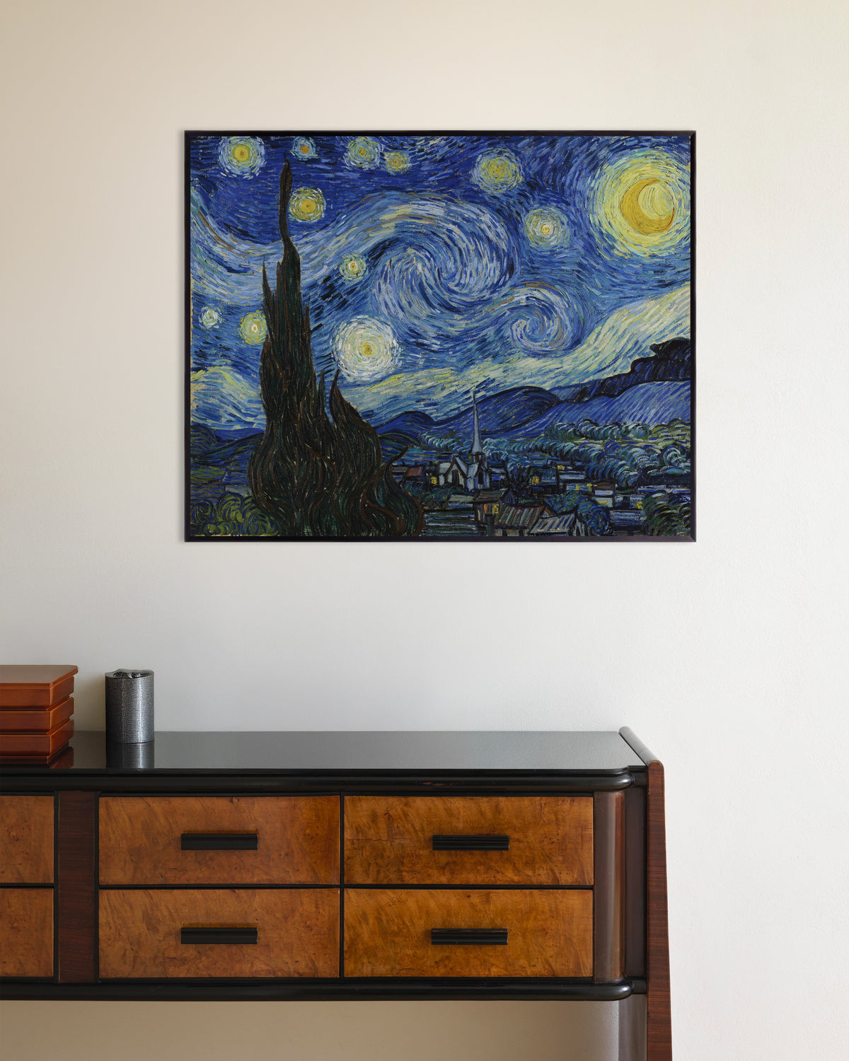 Vincent van Goghin Tähtikirkas yö (1889) -juliste metallikehyksellä