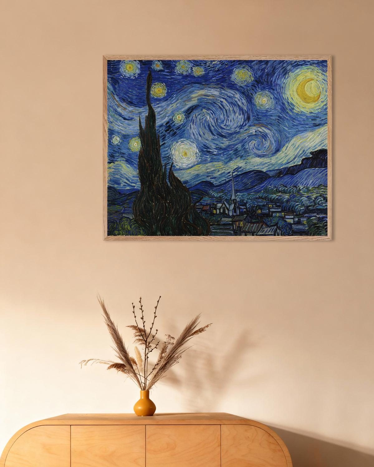 Vincent van Goghin Tähtikirkas yö (1889) -juliste luonnonvärisellä puukehyksellä