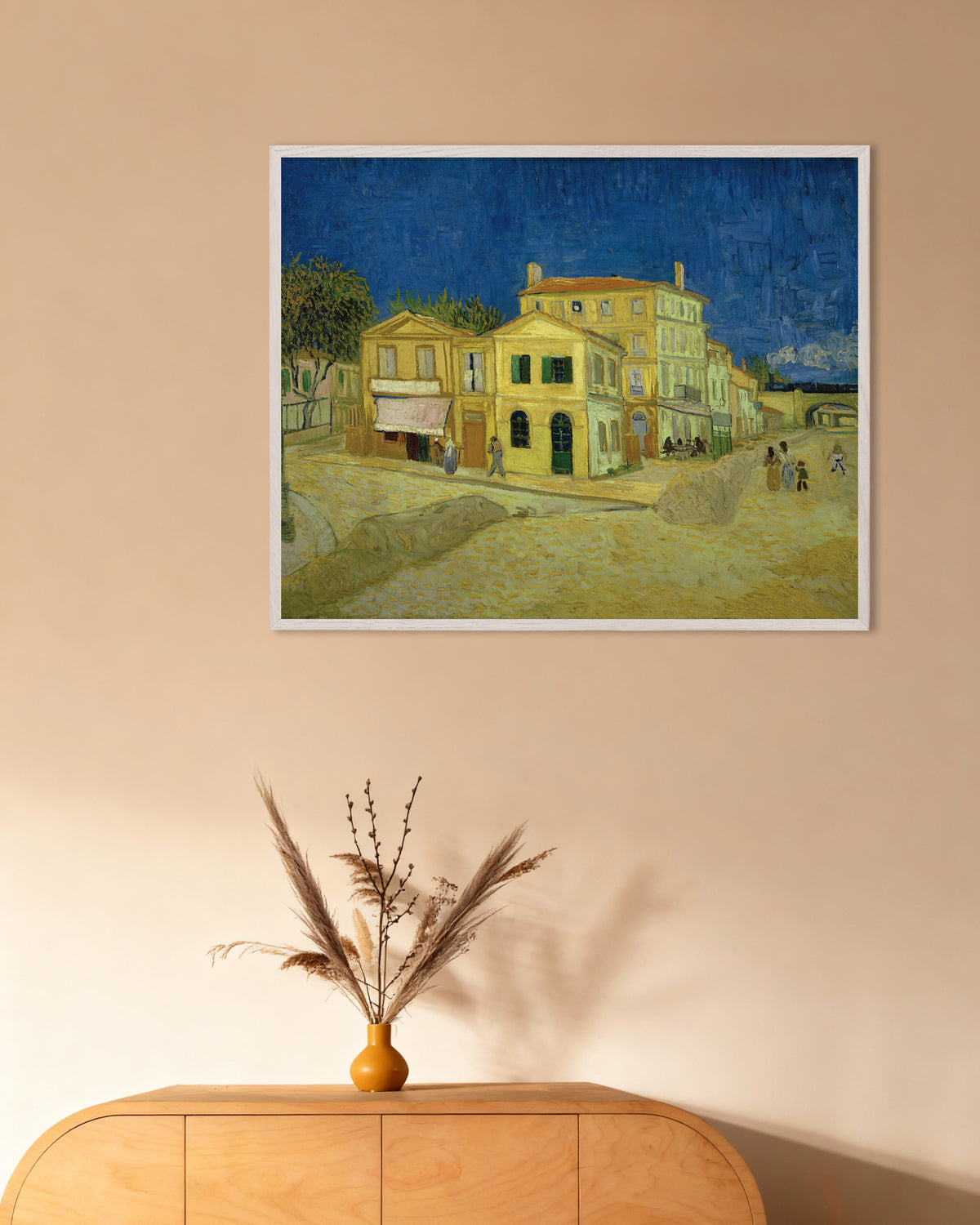 Juliste teoksesta Vincent van Goghin Keltainen talo, katu (1888), valkoisilla puukehyksillä
