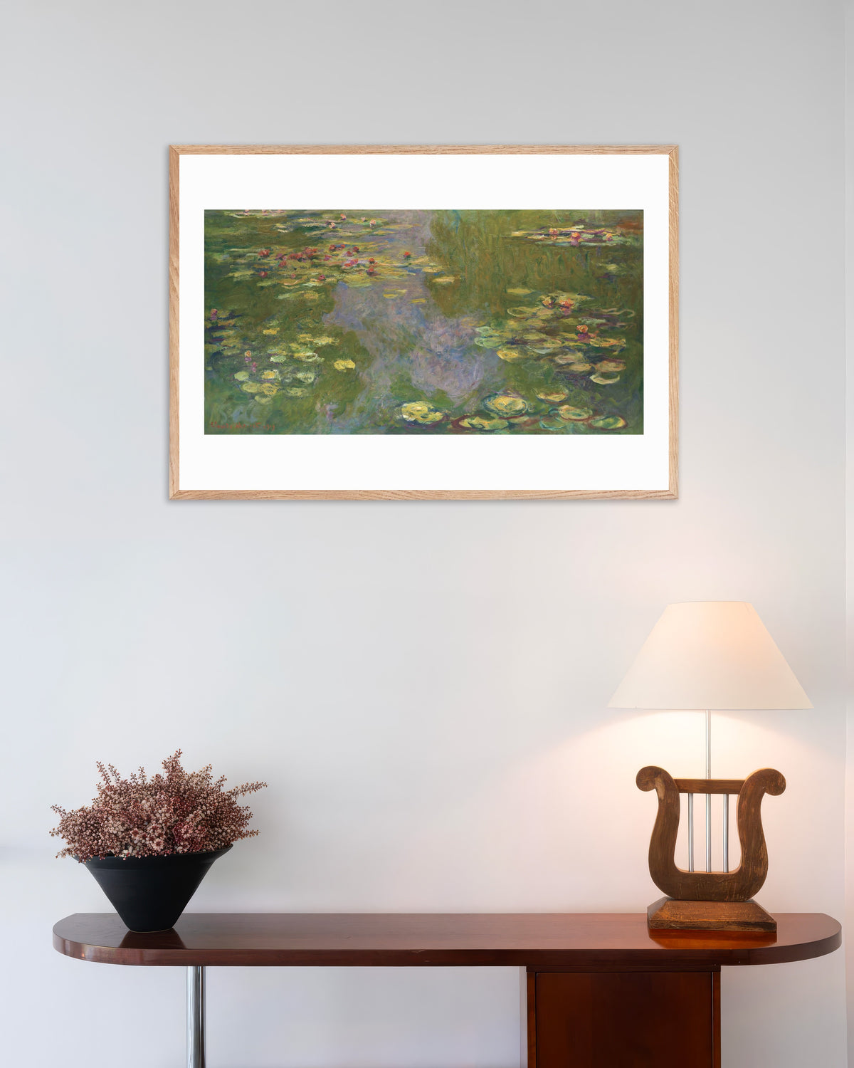 Claude Monet’n Lumpeet (1919) -juliste luonnonvärisessä puukehyksessä