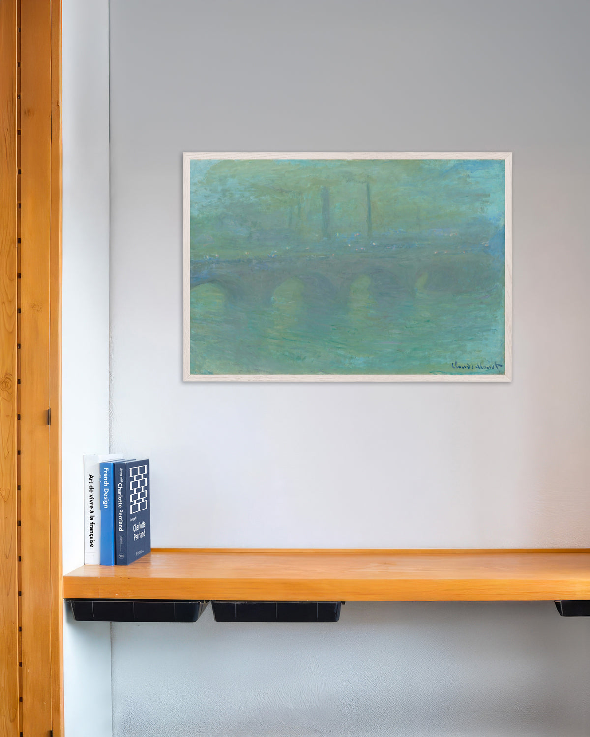 Claude Monet’n Waterloo Bridge, Lontoo, hämärässä (1904) -juliste valkoisessa puukehyksessä